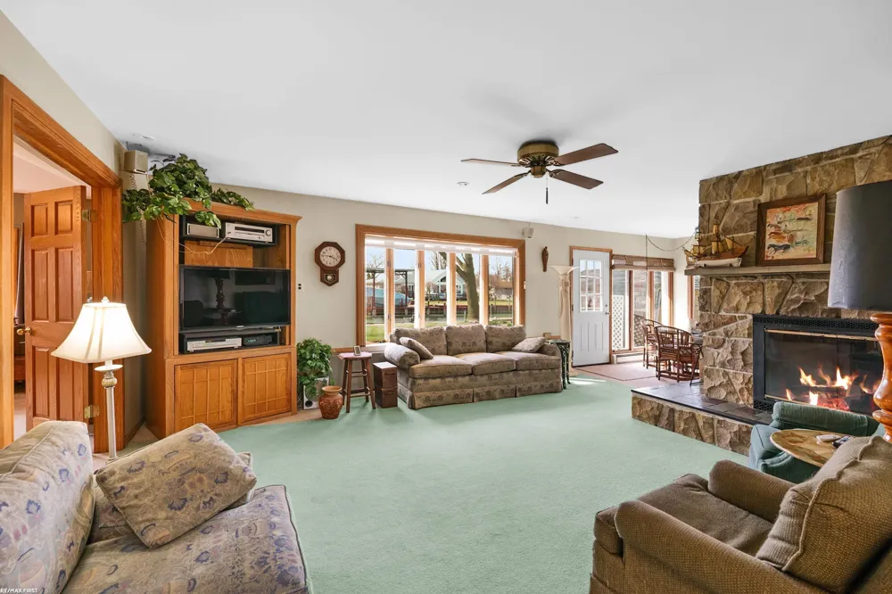 41589 Windmill Street Harrison Charter Township, MI 48045
