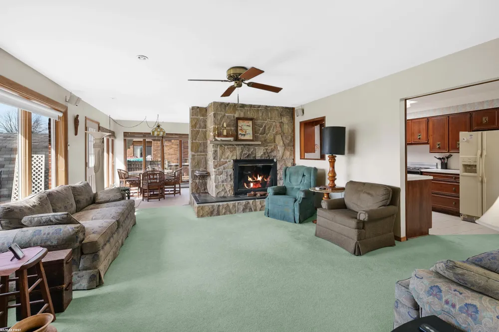 41589 Windmill Street Harrison Charter Township, MI 48045