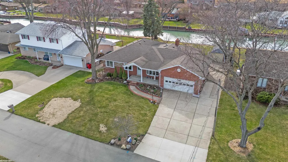 41589 Windmill Street Harrison Charter Township, MI 48045