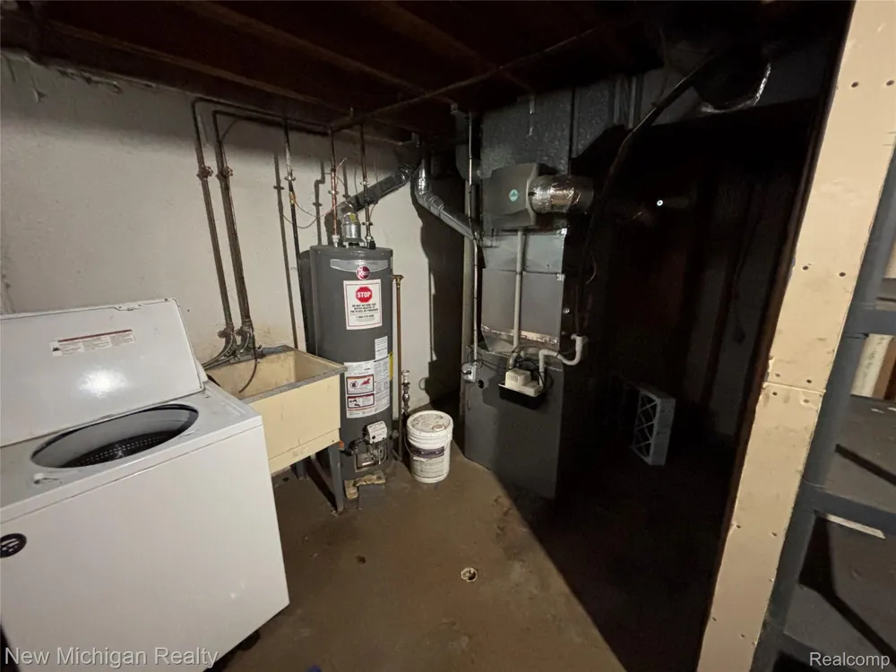 16974 Kingsbrooke Drive Clinton Charter Township, MI 48038