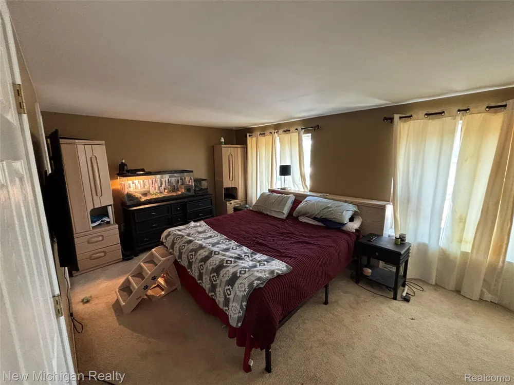 16974 Kingsbrooke Drive Clinton Charter Township, MI 48038