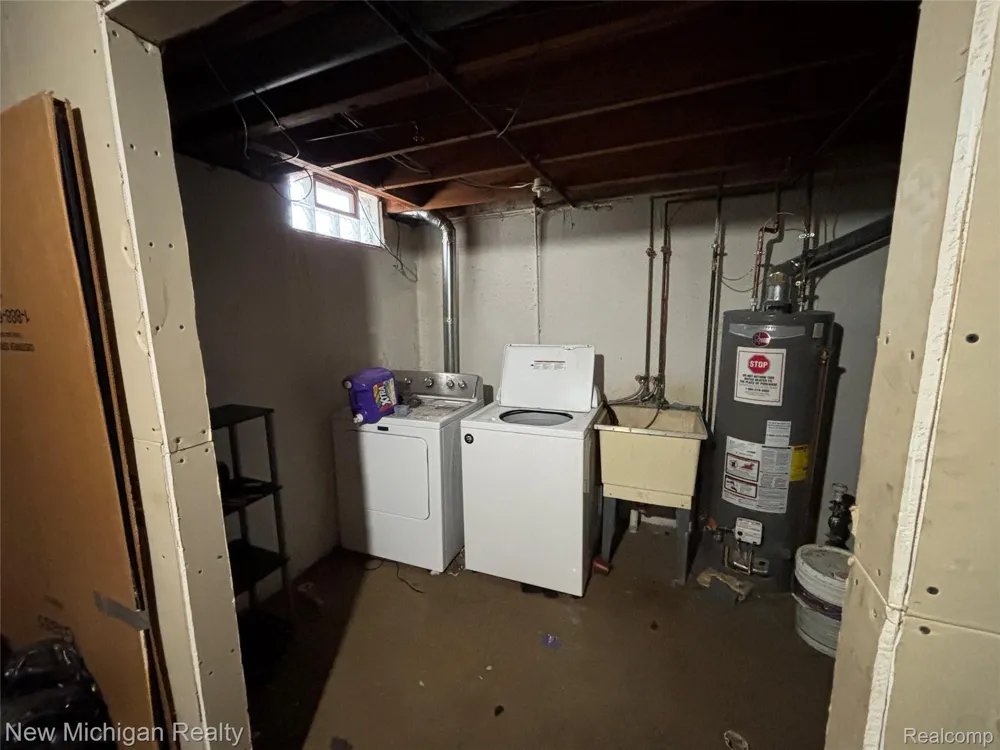 16974 Kingsbrooke Drive Clinton Charter Township, MI 48038