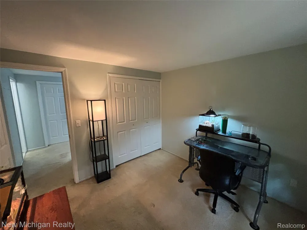16974 Kingsbrooke Drive Clinton Charter Township, MI 48038