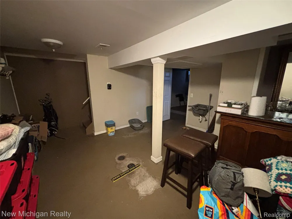 16974 Kingsbrooke Drive Clinton Charter Township, MI 48038