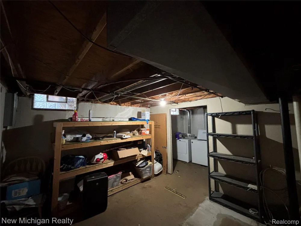 16974 Kingsbrooke Drive Clinton Charter Township, MI 48038
