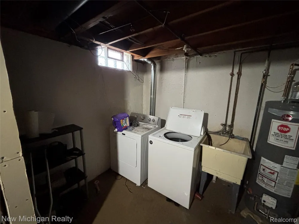 16974 Kingsbrooke Drive Clinton Charter Township, MI 48038