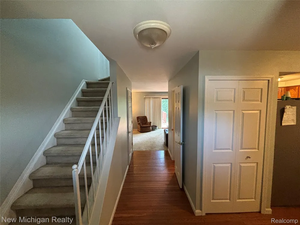 16974 Kingsbrooke Drive Clinton Charter Township, MI 48038