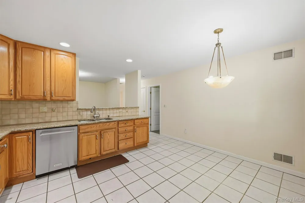36 Windsor Circle #D1 New City, NY 10956