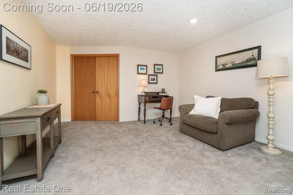 6595 Scenic Pines Court Independence Charter Township, MI 48346