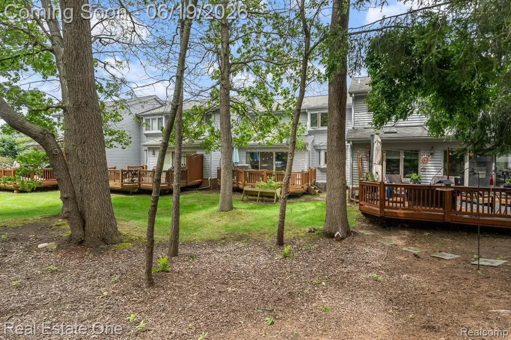 6595 Scenic Pines Court Independence Charter Township, MI 48346