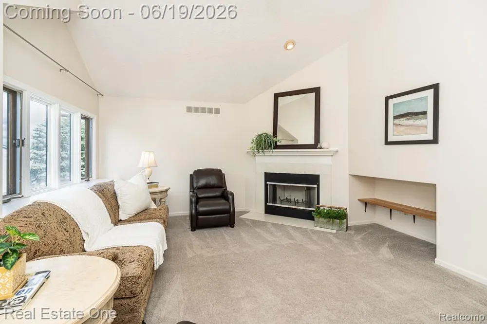 6595 Scenic Pines Court Independence Charter Township, MI 48346