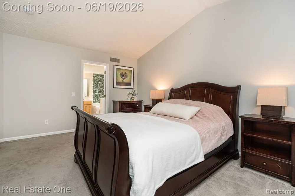 6595 Scenic Pines Court Independence Charter Township, MI 48346