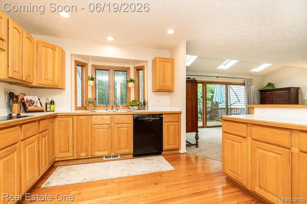 6595 Scenic Pines Court Independence Charter Township, MI 48346