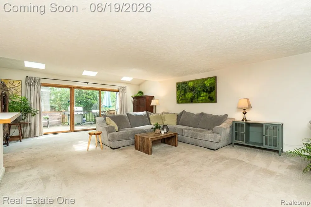 6595 Scenic Pines Court Independence Charter Township, MI 48346