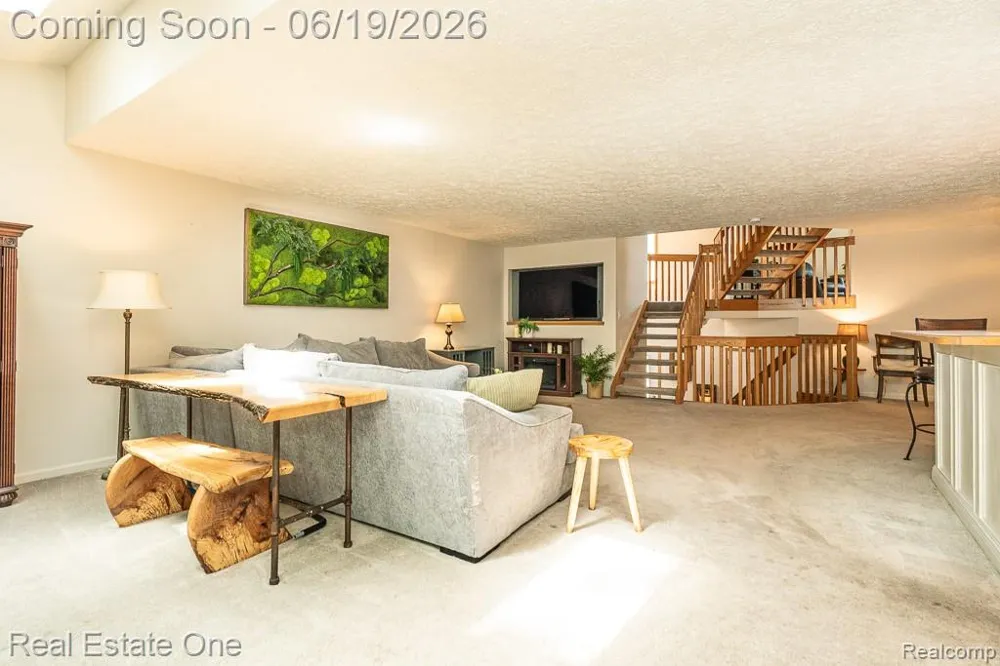 6595 Scenic Pines Court Independence Charter Township, MI 48346
