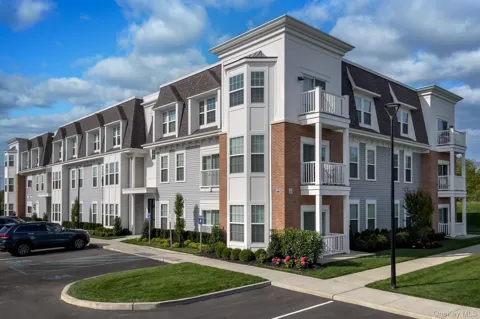 75 Circle Drive #90-106