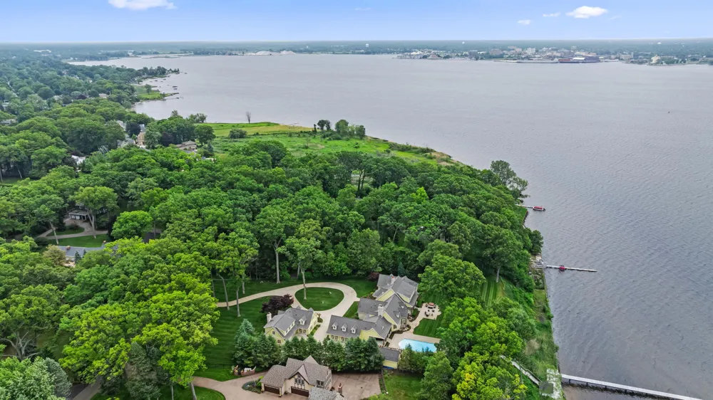 329 W Circle Drive North Muskegon City, MI 49445