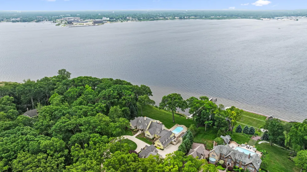 329 W Circle Drive North Muskegon City, MI 49445