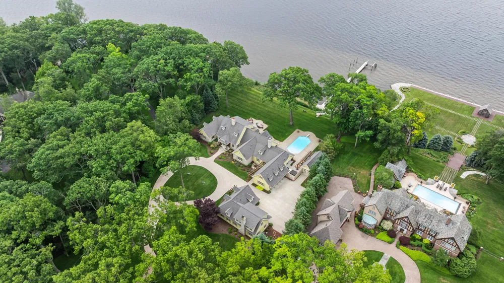 329 W Circle Drive North Muskegon City, MI 49445