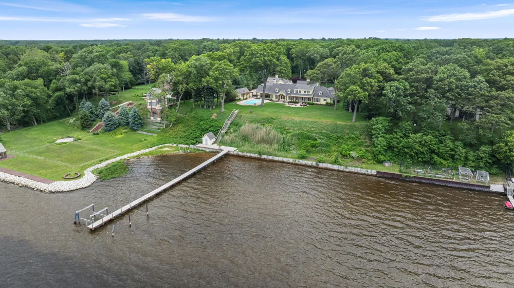 329 W Circle Drive North Muskegon City, MI 49445