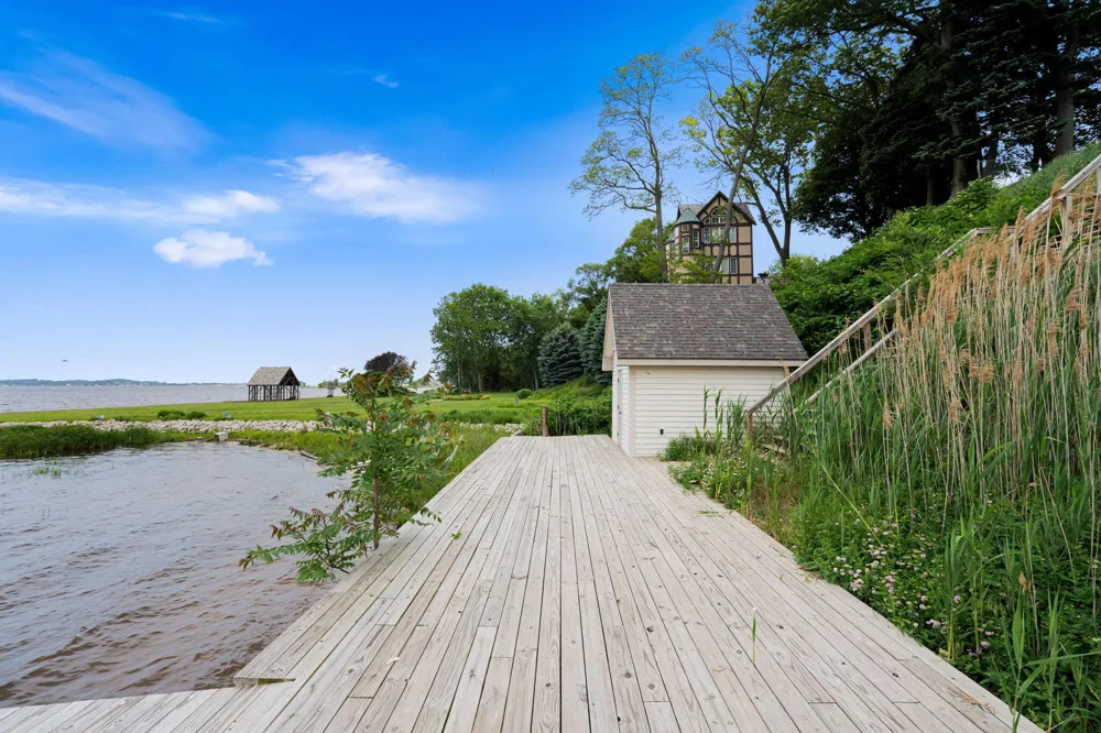 329 W Circle Drive North Muskegon City, MI 49445