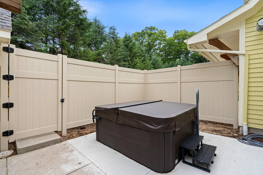 329 W Circle Drive North Muskegon City, MI 49445