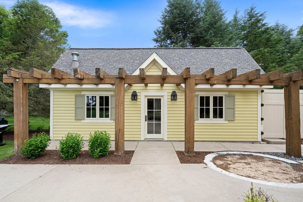 329 W Circle Drive North Muskegon City, MI 49445