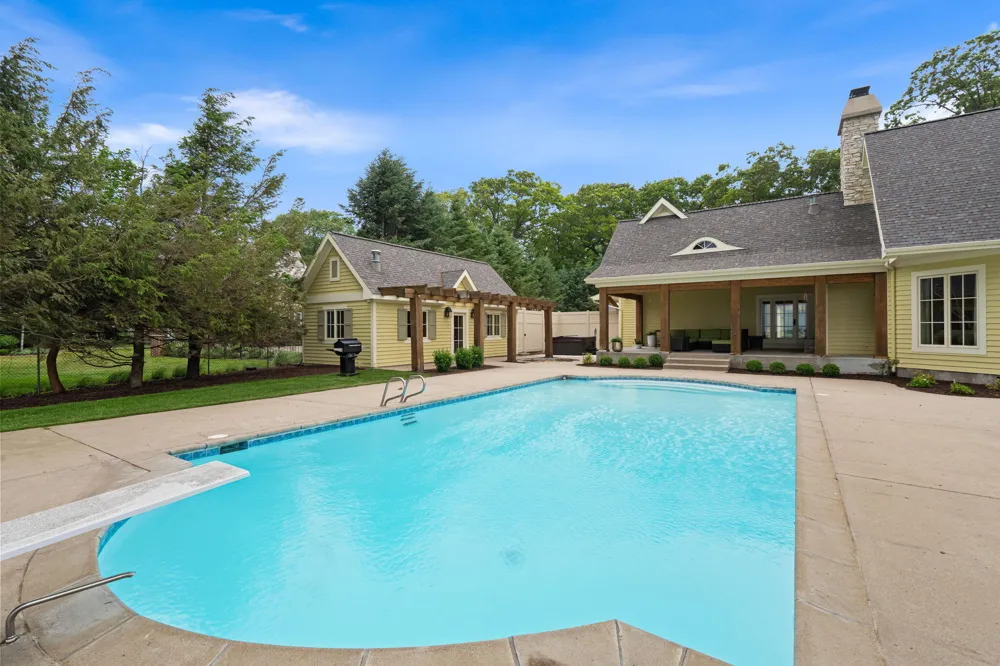 329 W Circle Drive North Muskegon City, MI 49445