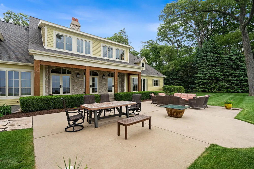 329 W Circle Drive North Muskegon City, MI 49445