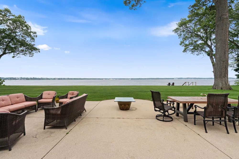 329 W Circle Drive North Muskegon City, MI 49445
