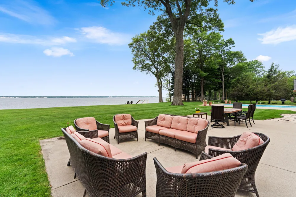 329 W Circle Drive North Muskegon City, MI 49445