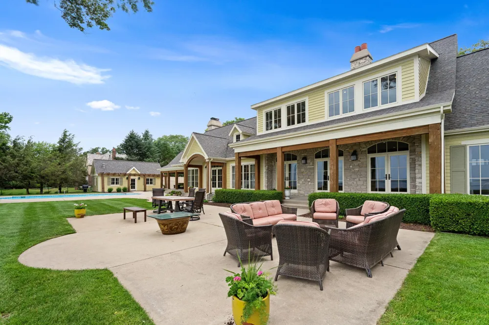 329 W Circle Drive North Muskegon City, MI 49445