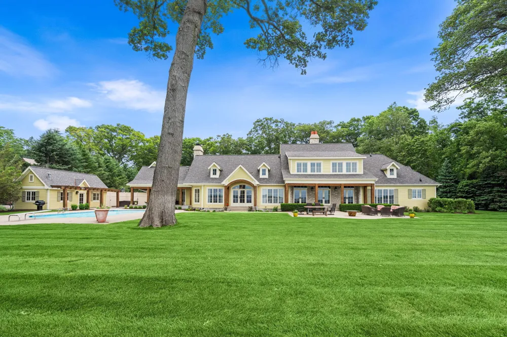 329 W Circle Drive North Muskegon City, MI 49445