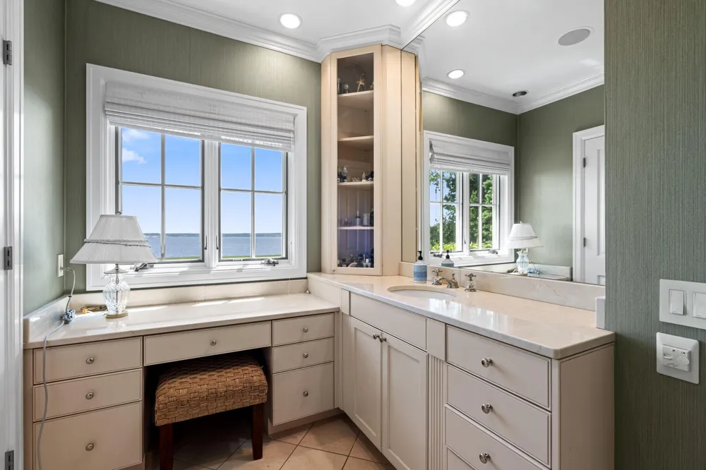 329 W Circle Drive North Muskegon City, MI 49445