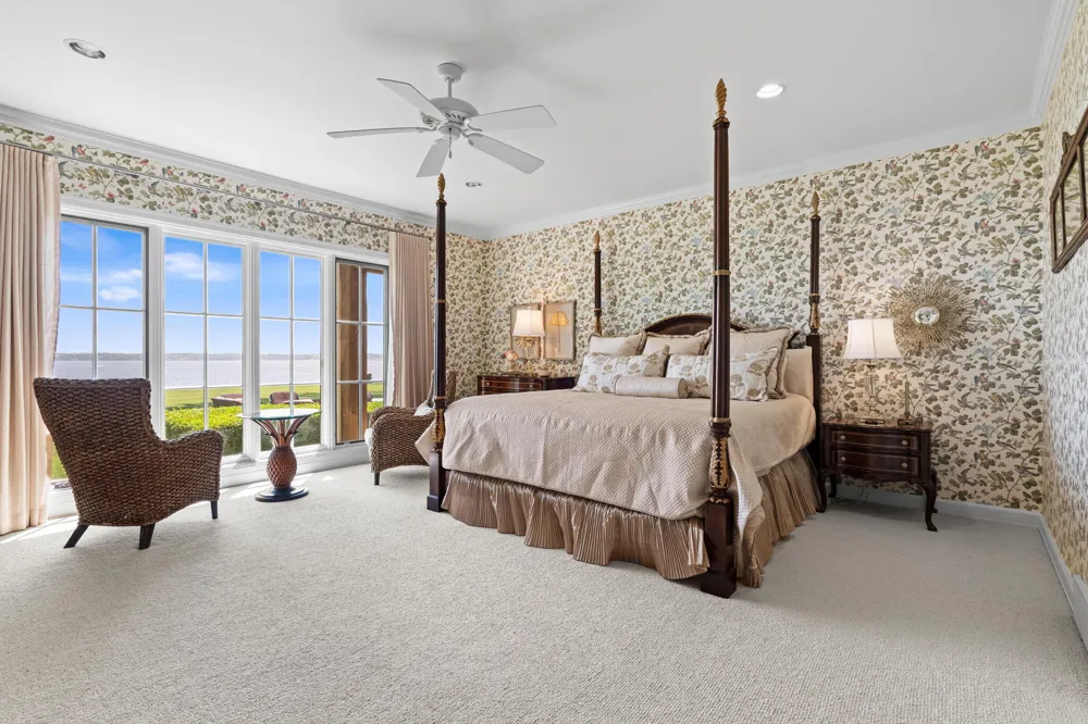 329 W Circle Drive North Muskegon City, MI 49445