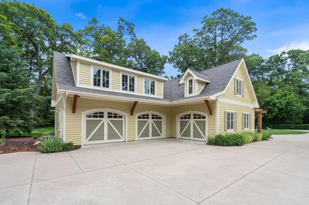329 W Circle Drive North Muskegon City, MI 49445