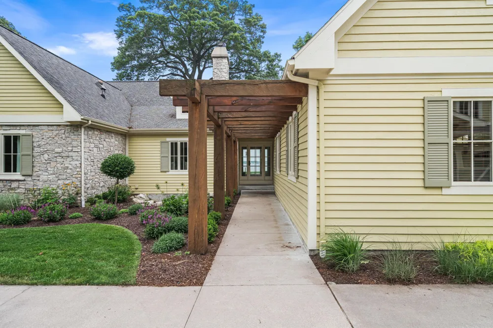 329 W Circle Drive North Muskegon City, MI 49445