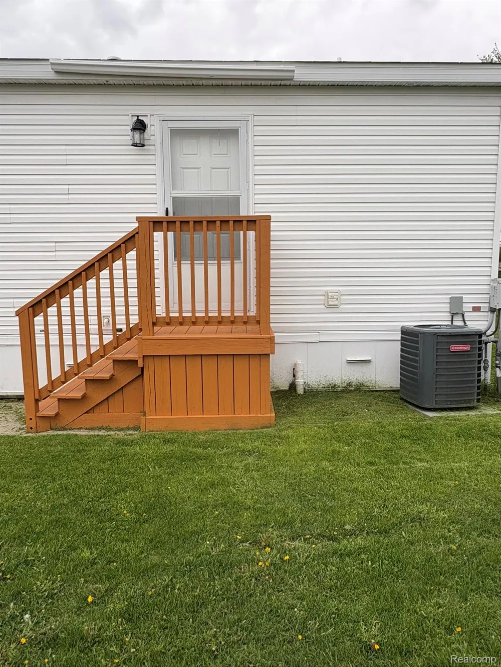 3621 Hawthorne Street Clarkston City, MI 48348