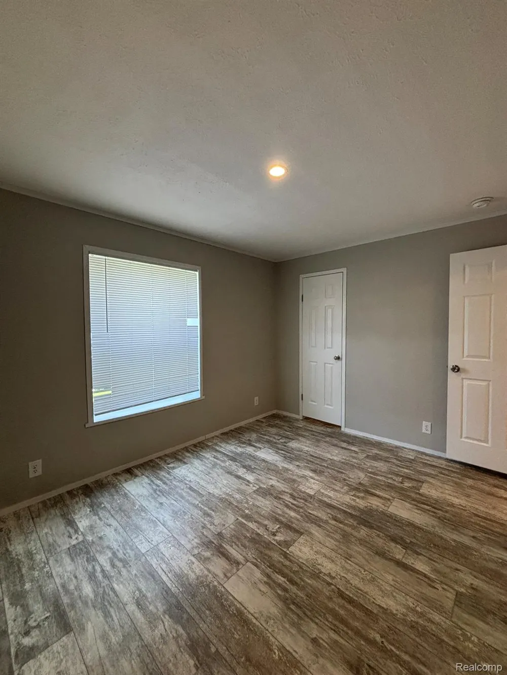 3621 Hawthorne Street Clarkston City, MI 48348