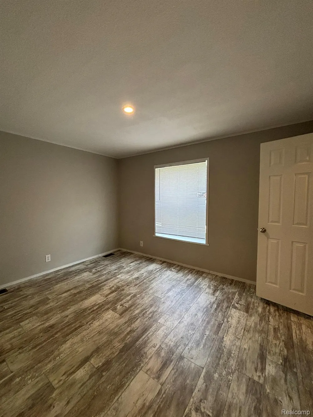 3621 Hawthorne Street Clarkston City, MI 48348