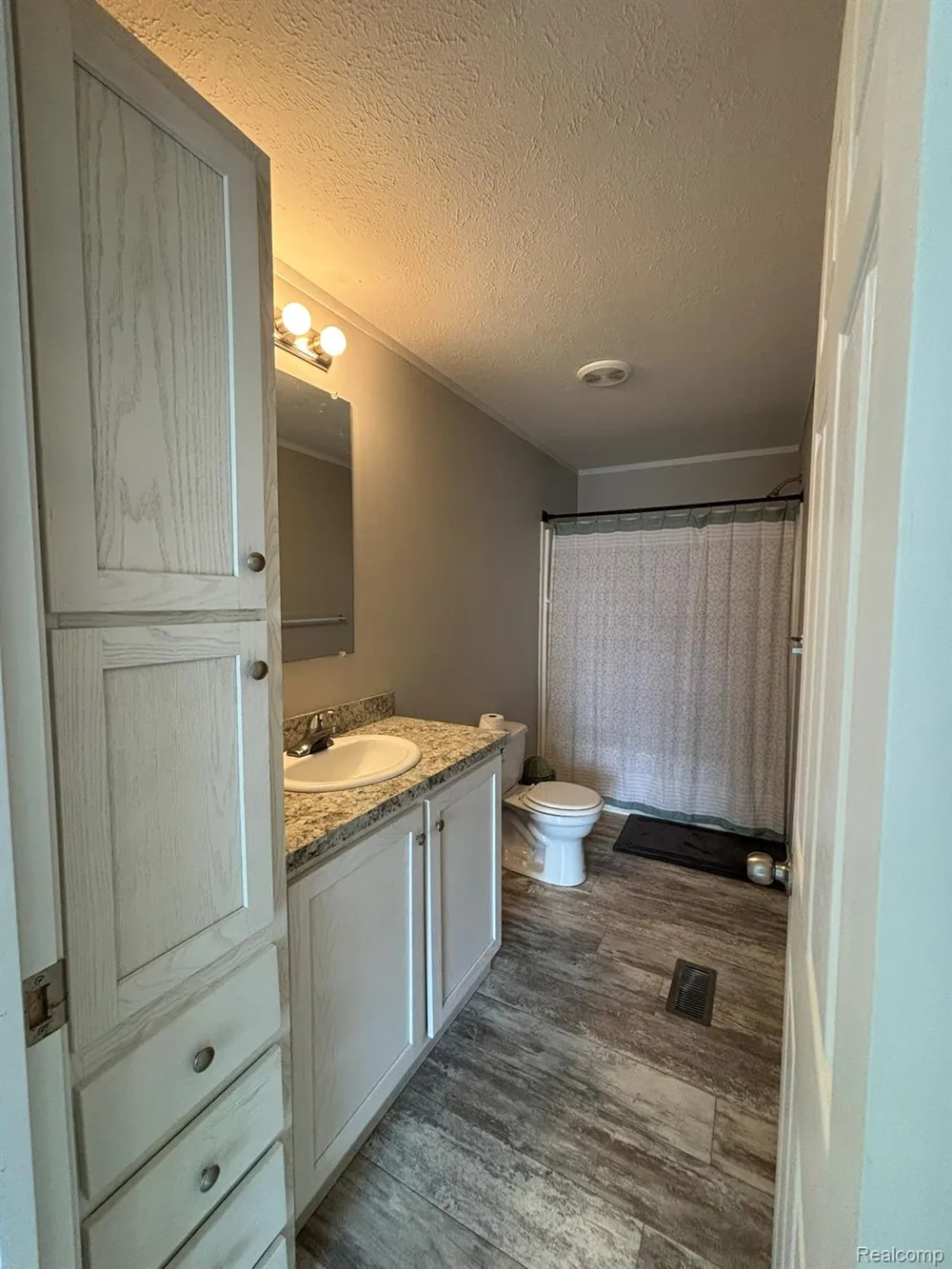3621 Hawthorne Street Clarkston City, MI 48348