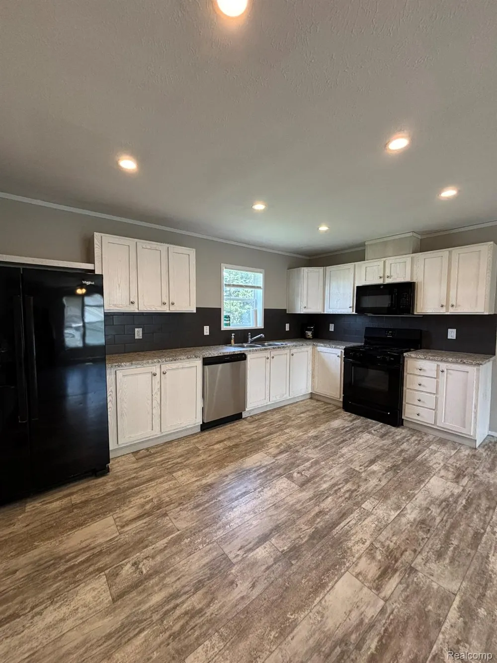 3621 Hawthorne Street Clarkston City, MI 48348