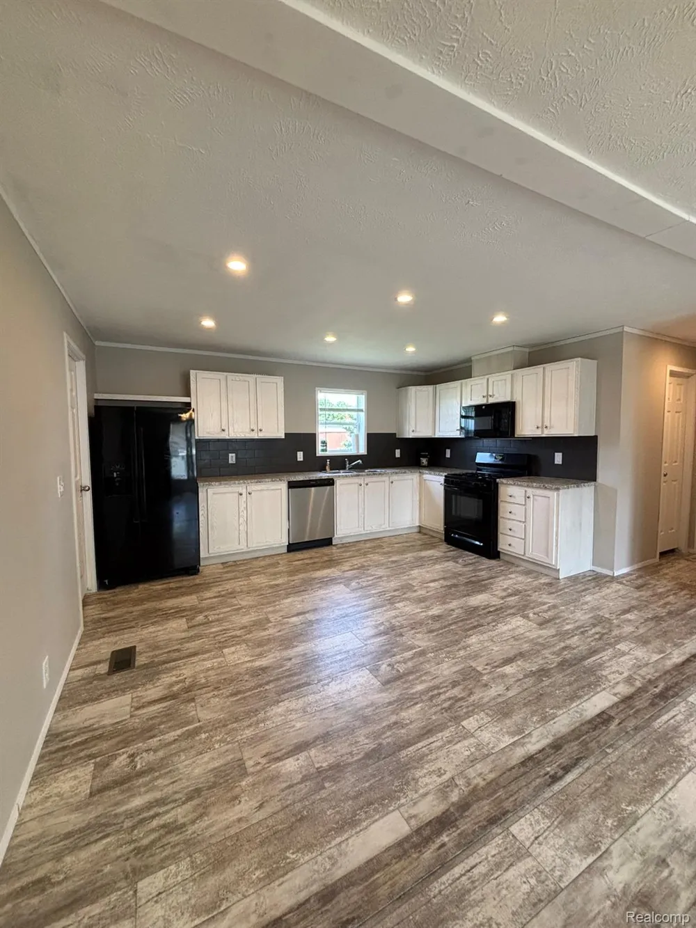 3621 Hawthorne Street Clarkston City, MI 48348