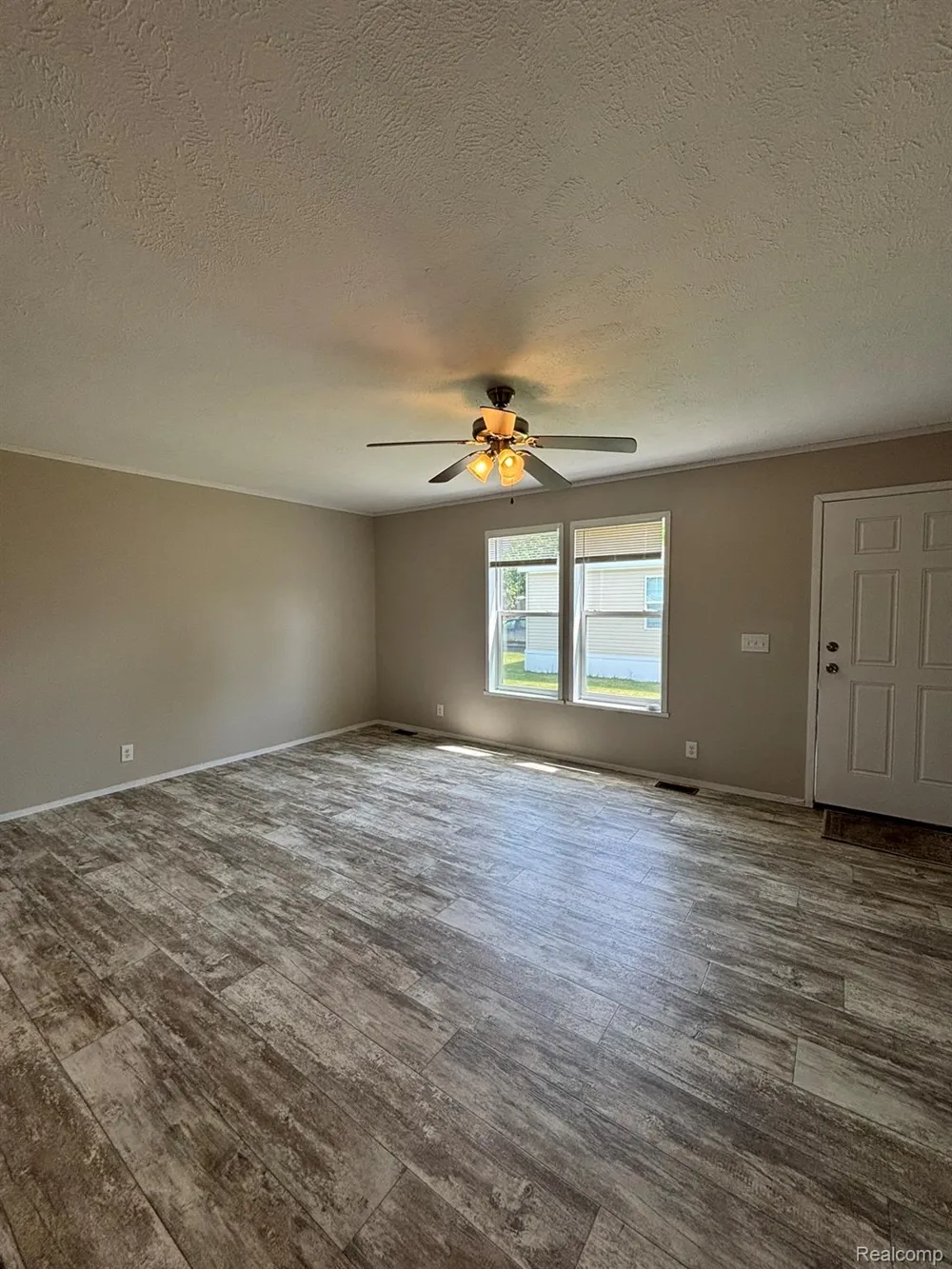 3621 Hawthorne Street Clarkston City, MI 48348