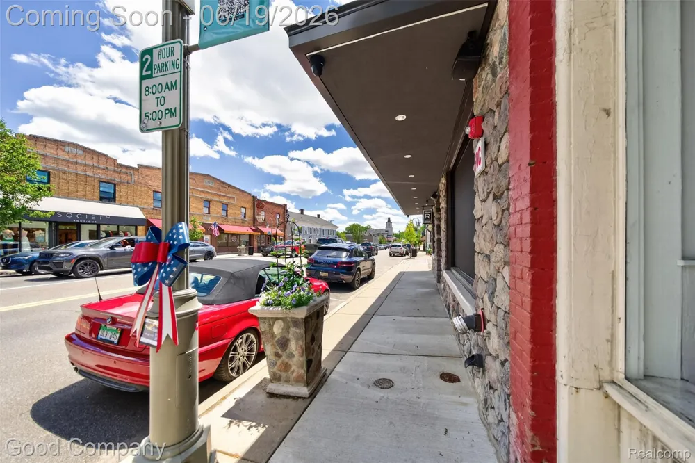 89 S Main Street Clarkston City, MI 48346