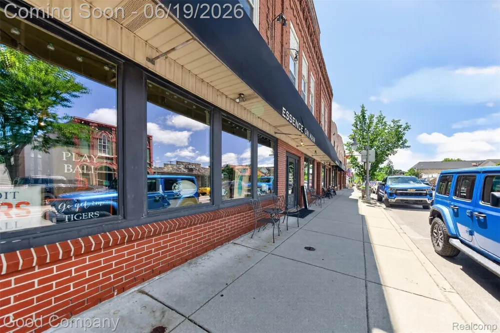 89 S Main Street Clarkston City, MI 48346