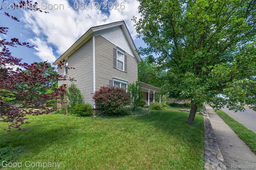 89 S Main Street Clarkston City, MI 48346