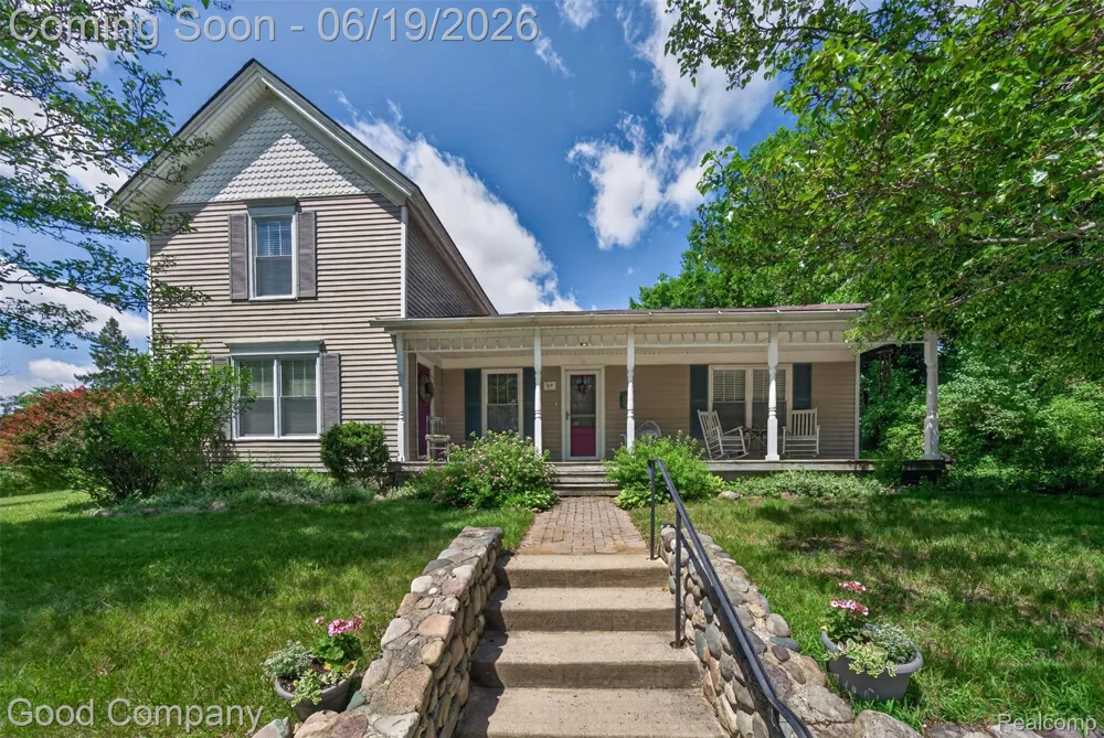 89 S Main Street Clarkston City, MI 48346
