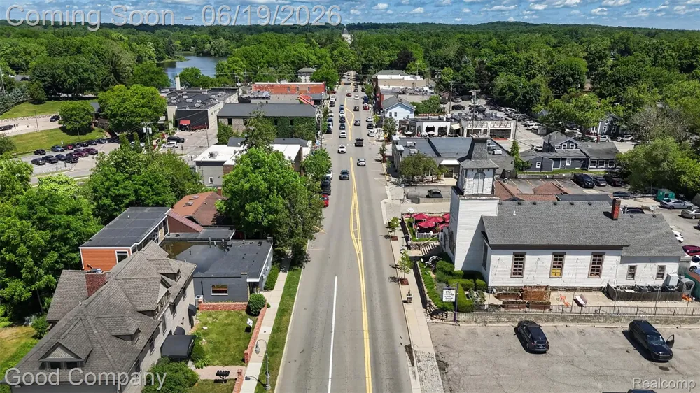 89 S Main Street Clarkston City, MI 48346