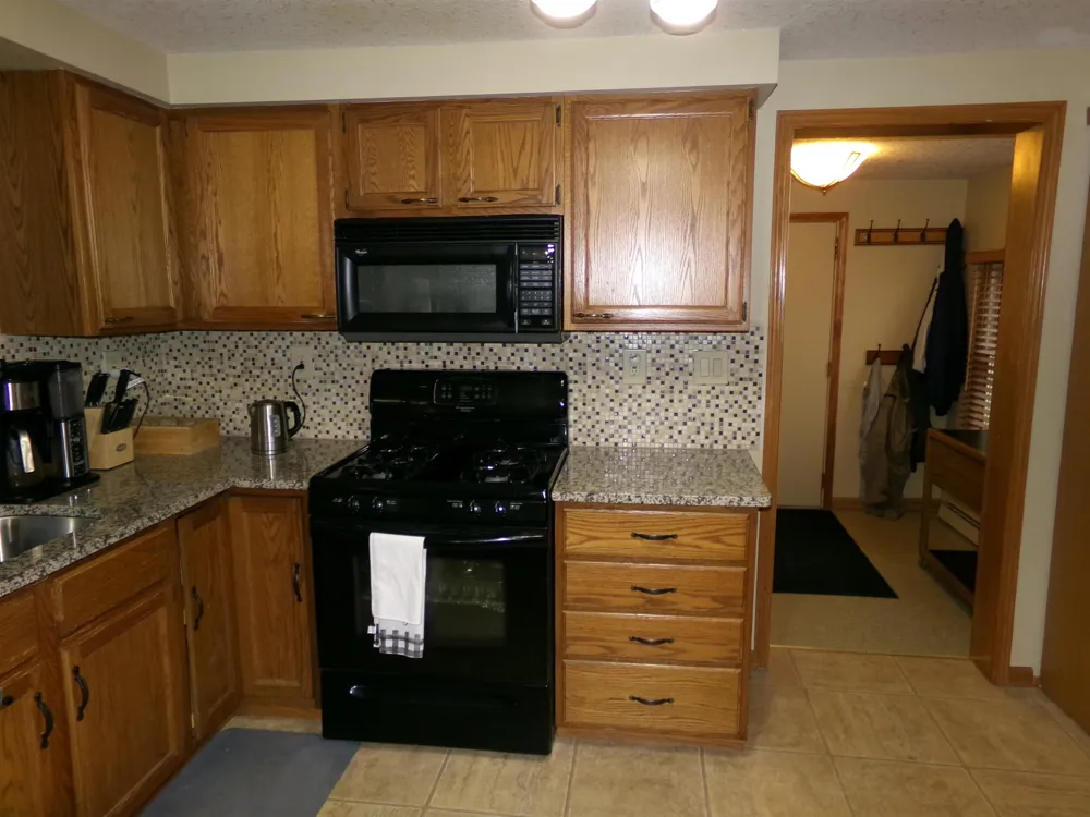 2341 E Cherrywood Drive Midland Charter Township, MI 48640